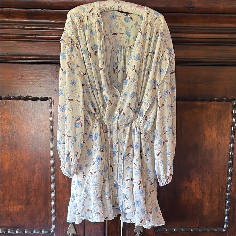Floral Print Dress with Blue and Cream Tones